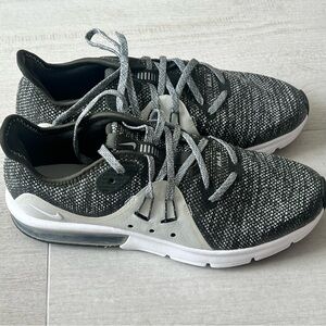Nike Youth Air Max 923884-300 Sequent 3 Grey Sneakers Cross Trainers Size 6Y